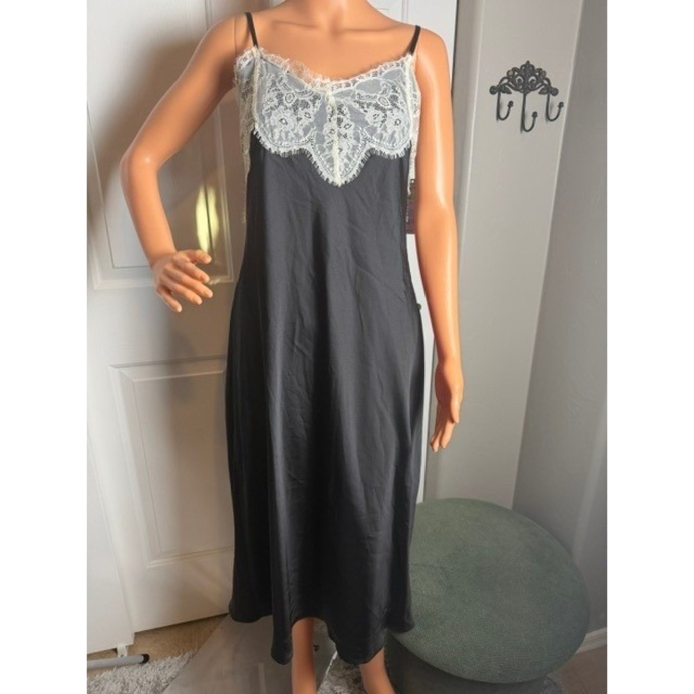 NEW Wild Fable Black silky with lace upper maxi lined slip dress Size Medium